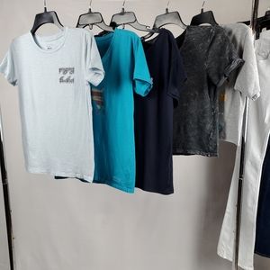 Women's size sm and xs tee's bundle of 5